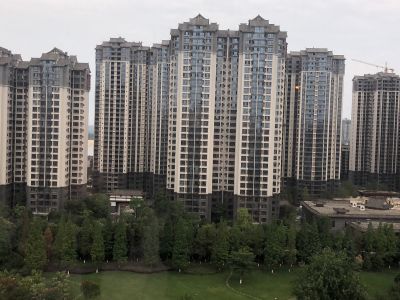 4月香港住宅買賣合約總值422億港元 同比跌45%