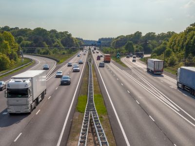 中物联：4月份中国公路物流运价指数为105点 环比回升0.23%