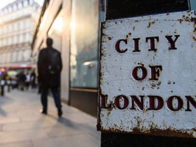 英國就業市場進一步降溫 但工資增幅高企或令英國央行保持謹慎