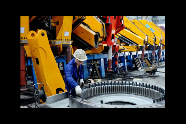 中国1-4月份规模以上工业企业利润增长1.4%，较1-3月份加快0.6个百分点