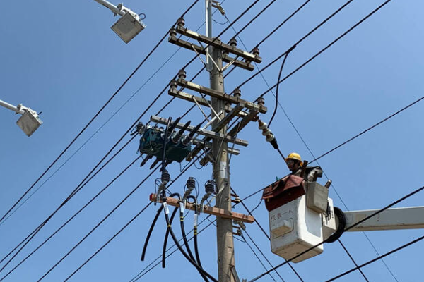 高盛稱“美國電網極度緊張”，今夏“輪流停電和電價大幅上漲的風險正在上升”