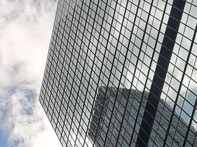 李家超︰上任三年來香港經濟逐步復甦 今年第一季度融資額高達205億美元