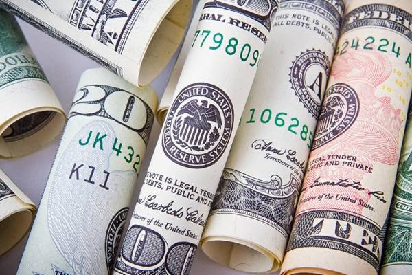貿易衝突再升級，美股期貨、歐股齊跌，日元、瑞士法郎、黃金小幅上漲