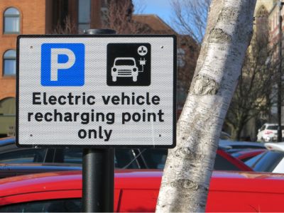 補貼中止倒計時！美國電動車市陷滯銷困局：特斯拉(TSLA.US)Q2全球交付跌13.5%