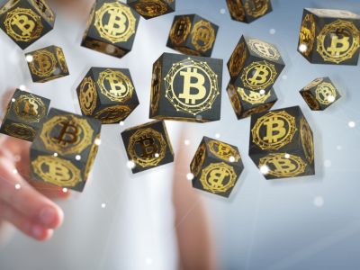幣圈沸騰！比特幣首次突破11.8萬美元，多頭劍指15萬美元