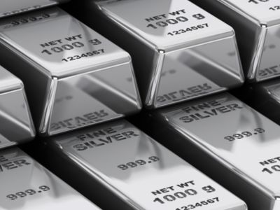 白銀閃耀！年內漲幅28%超越黃金，地緣風險與通脹驅動資金加速流入