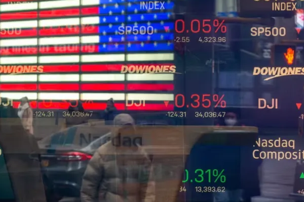 科技股財報提振美股，微軟漲近9%，Meta漲12%，美元回落，日元跌近150關口