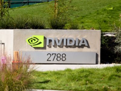 “AI信仰”迎大考！美股新高之路的“重磅關卡”：英偉達(NVDA.US)本週能否交出完美財報？