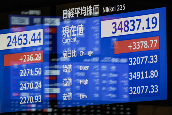 政策预期与市场热情交织，日本银行股站上风口