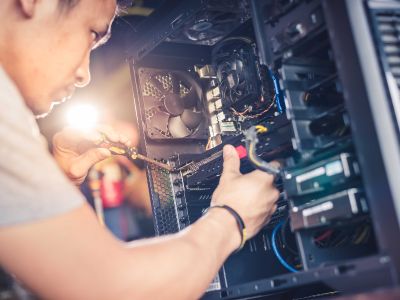 IDC：2025上半年中国加速服务器市场规模达160亿美元 同比增长超一倍