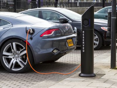 國家能源局：截至9月底我國電動汽車充電基礎設施(槍)總數達1806.3萬個 同比增長54.5%