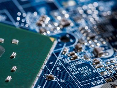 “﻿红蓝厂”主导的服务器CPU迎来新势力! NextSilicon携RISC-V架构挑战英特尔与AMD