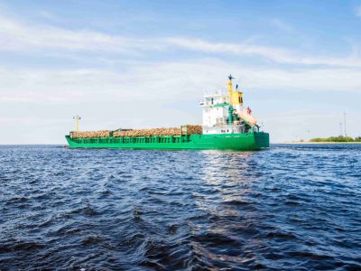 交通运输部:前三季度完成营业性货运量432.5亿吨 港口货物吞吐量135.7亿吨