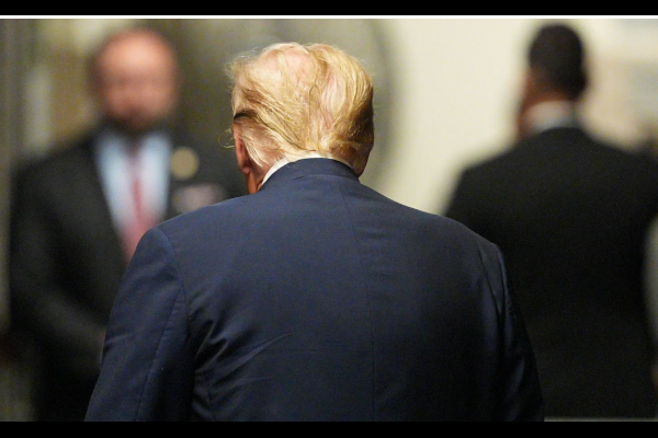 美国政府关门时长逼近历史记录，特朗普误判民主党决心，“关键时刻”即将到来