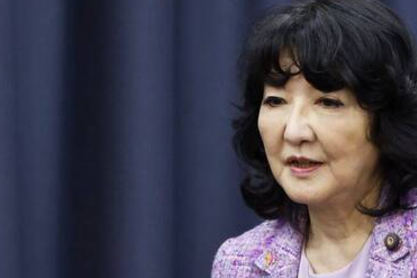 日元跌至8个月低点，日本要干预了？新财长警告：正以高度紧迫感密切关注