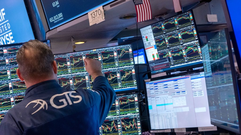 美股开盘：纳斯达克100指数涨1%，亚马逊涨超4%