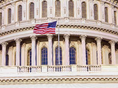 美联邦政府结束停摆 但重启时间或达一周以上