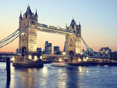 英国新预算案公布在即：300亿英镑筹资目标下，银行业与房地产业恐成增税目标