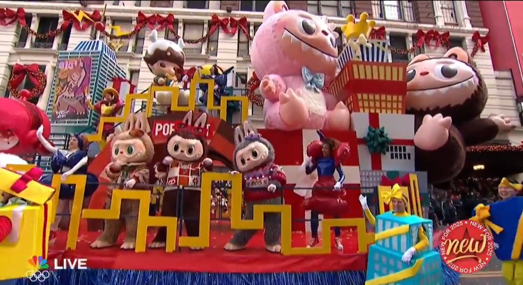 排面拉满，Labubu首次感恩节大游行！泡泡玛特跻身全球顶级IP阵营 - 图片2