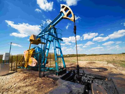 油价料创2023年以来最长月度连跌，市场聚焦OPEC+会议与乌克兰局势