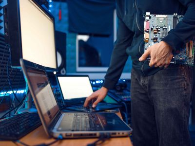 论股市最强阿尔法 AI算力仍旧当之无愧! 炸裂需求撑起算力“牛市叙事”