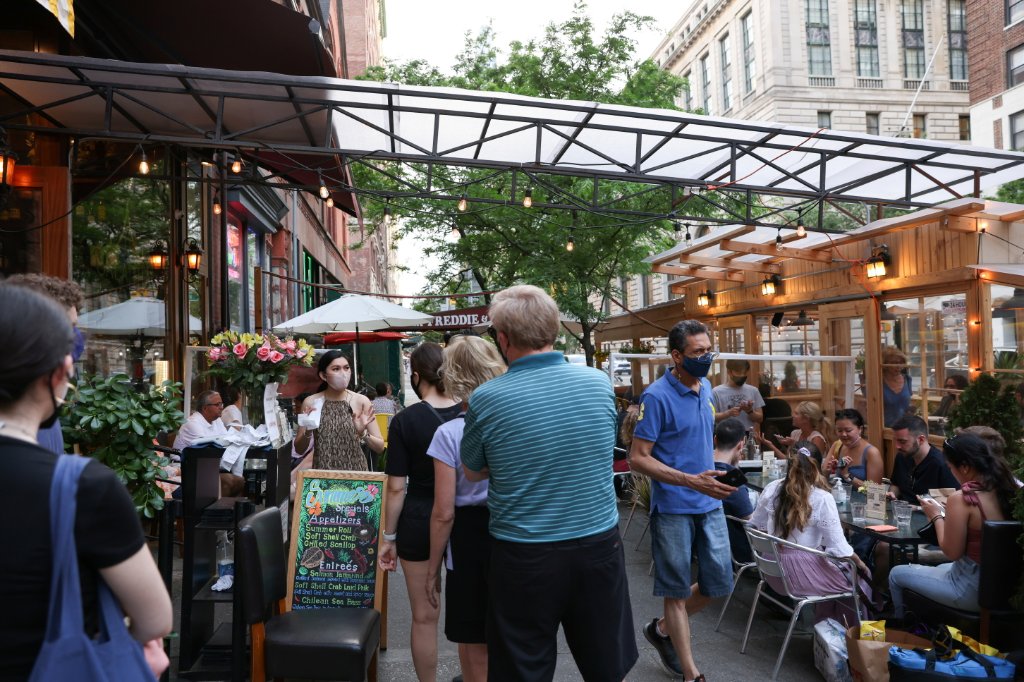 美国服务业扩张速度创九个月最快，价格指标七个月新低，就业指数创六个月新高