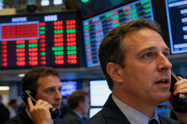 美股盘前小幅上涨，博通上涨1.48%，美元微跌，铜价再创新高