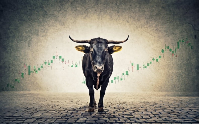 美联储祭出降息扩表组合拳 黄金维持升势白银创新高