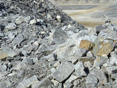 锂过剩“救命稻草”来了？储能崛起成需求新支柱 2026年或迎短缺反转