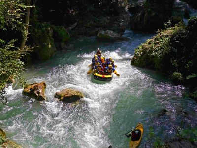 乘联分会：11月全国皮卡市场批发销售5.6万辆 同比增长18.8%