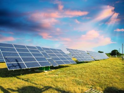 国家发展改革委：对新能源汽车、锂电池、光伏等“新三样”产业 关键在于规范秩序、创新引领