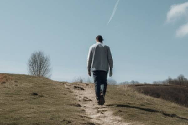 不到十年，从小交易员到“掌握全国三分之一镍矿”贸易，印尼“镍王”阿里夫的崛起之路