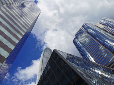 美联：香港楼价触底反弹 35个大型屋苑全年成交量3358宗 同比升约7.4%