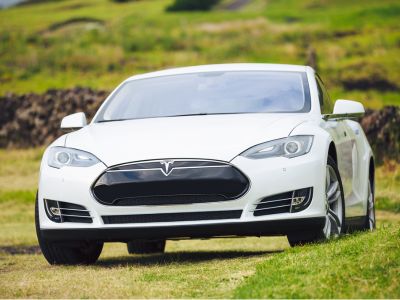 标普预警：美国2026年车市恐“逆转下行”，轻型车销量预计下滑2.5%