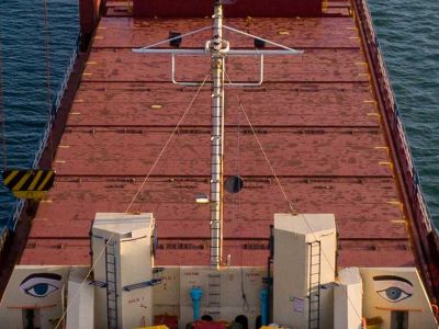 美国2025年关税收入创历史新高 仍难以弥补庞大财政缺口