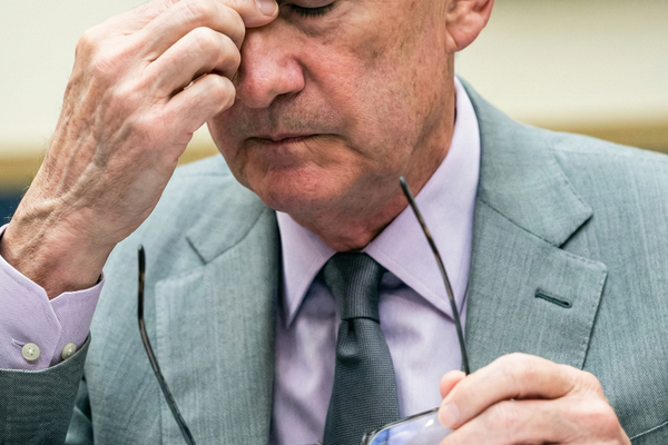 美联储独立性的分水岭！明天，美国最高法院审“特朗普诉库克案”