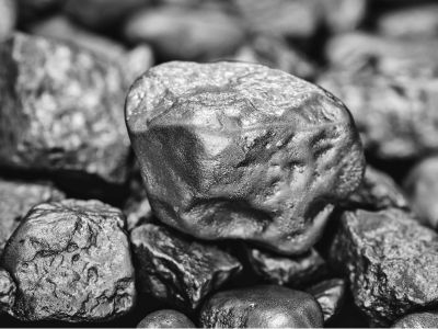 10亿美元、1269万盎司白银 这个男人提前一年押注贵金属赚翻了！