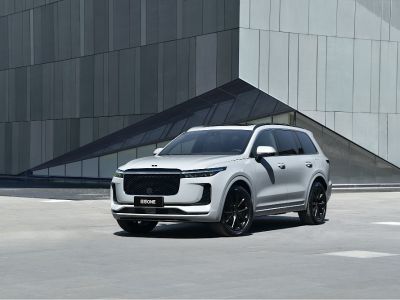 崔东树：2025年12月中国汽车实现出口99万辆 同比增73% 环比增23% 同比和环比走势总体较强