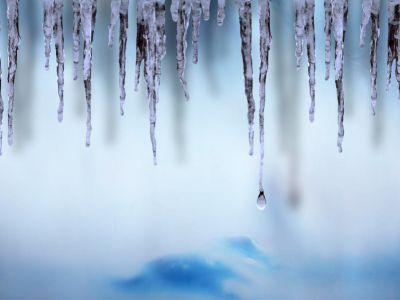 冬季风暴重创美国：电网濒临崩溃、天然气飙涨近20%、航空业大面积瘫痪