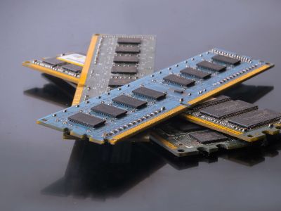 “存储超级周期”迎核爆级强化! DRAM霸主三星利润与营收齐创新高 半导体利润猛增465%