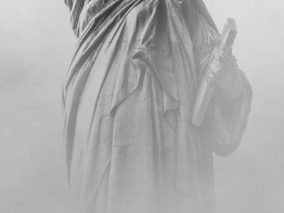 “卖出美国”风潮再起 分析师：“对冲美国”更贴近现实