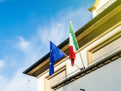 政治乱局未挡涨势！法国本土股意外跑赢大盘 出口股却陷关税与欧元双重困局