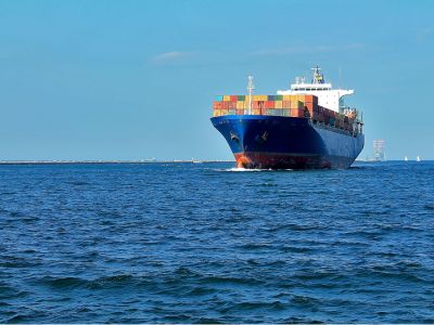 VLCC航运费用飙升! 霍尔木兹阴云压顶叠加运力吃紧 TD3C日收益狂飙61.6%