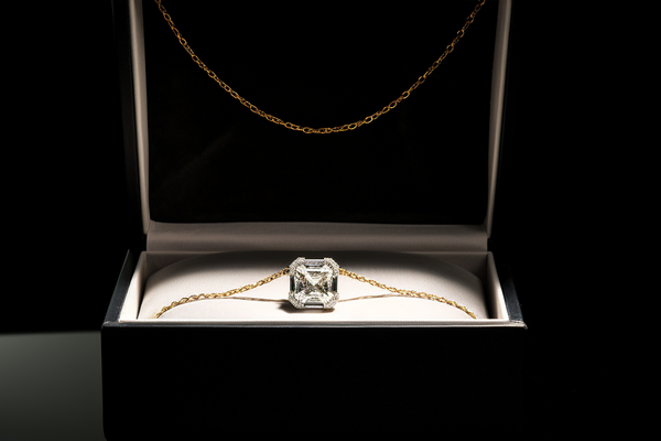 钻石崩盘，戴比尔斯要被“卖到非洲”了