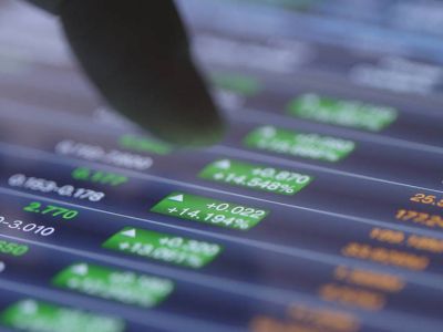 日本央行加息预期重燃 全球股市头顶高悬“达摩克利斯之剑”：日元套息交易