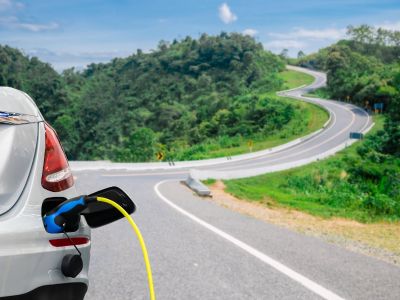 国家能源局：今年春节假期新能源汽车出行创新高 充电服务保障水平显著提升