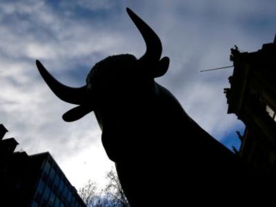 英伟达(NVDA.US)财报前夕科技股走强：避险资金撤离，美元等传统避险资产走软