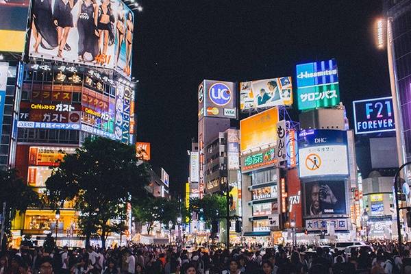 日本前央行行长黑田东彦呼吁加息、收紧财政政策