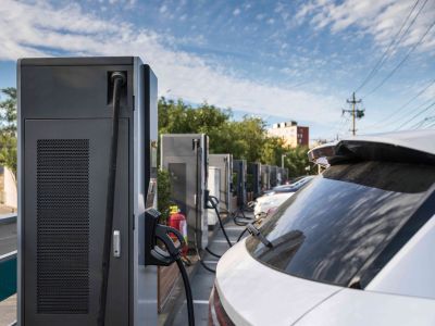 集邦咨询：预估2026年全球新能源车销量为2340万辆 成长幅度将缩减至14%