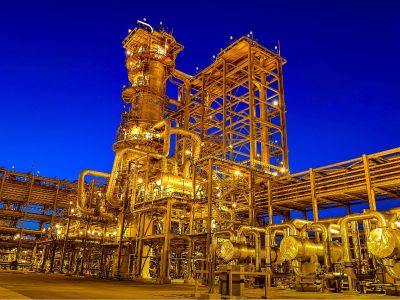 中东战火致霍尔木兹海峡近乎停摆，布油直逼80美元 ！全球经济面临新通胀冲击